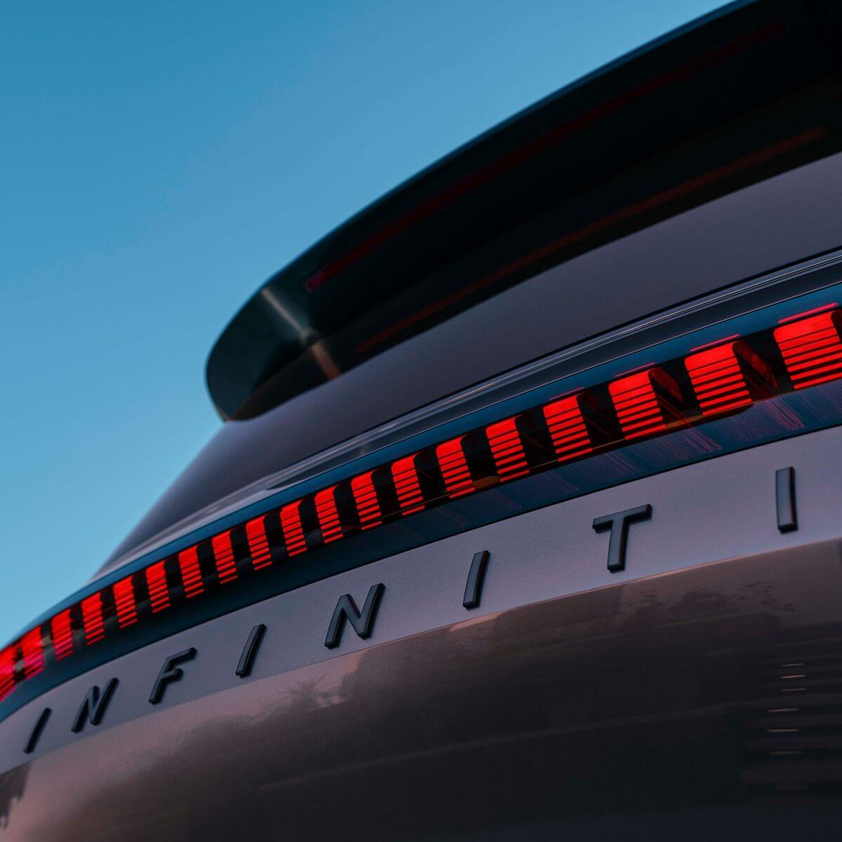 INFINITI QX Monograph vehicle digital piano key tailights