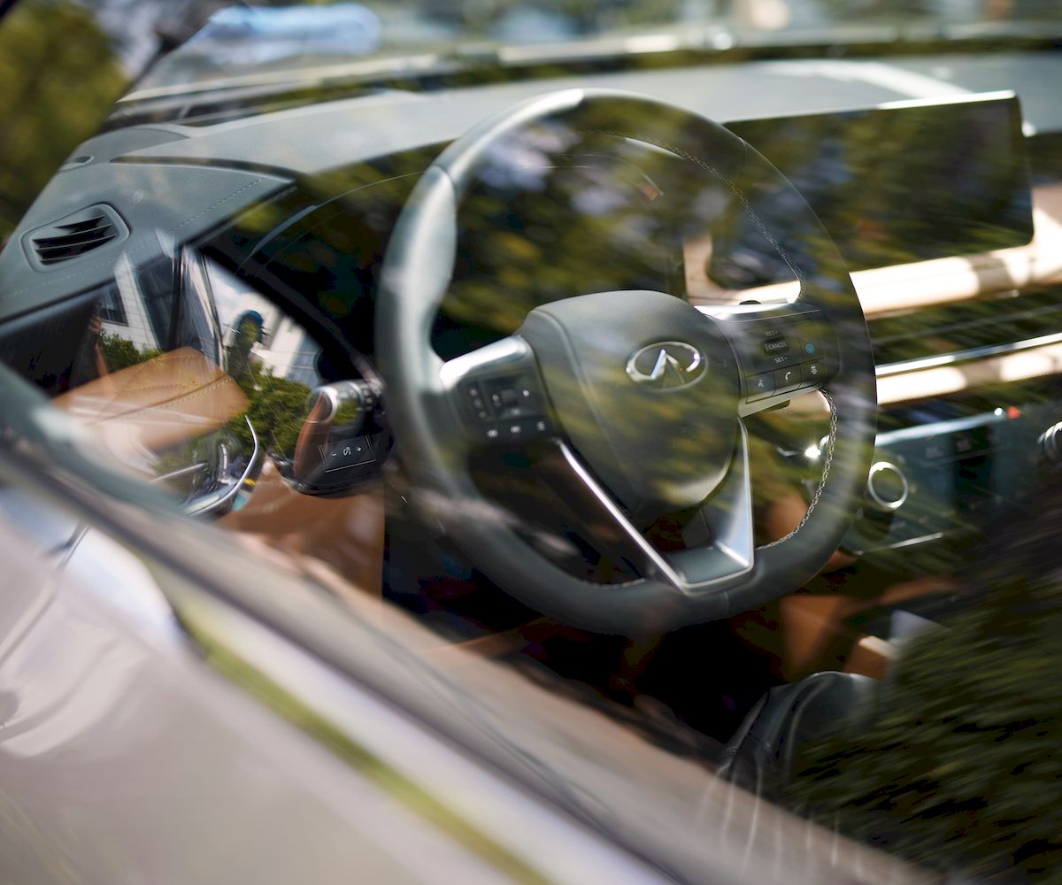 2022 INFINITI QX60 Crossover interior door