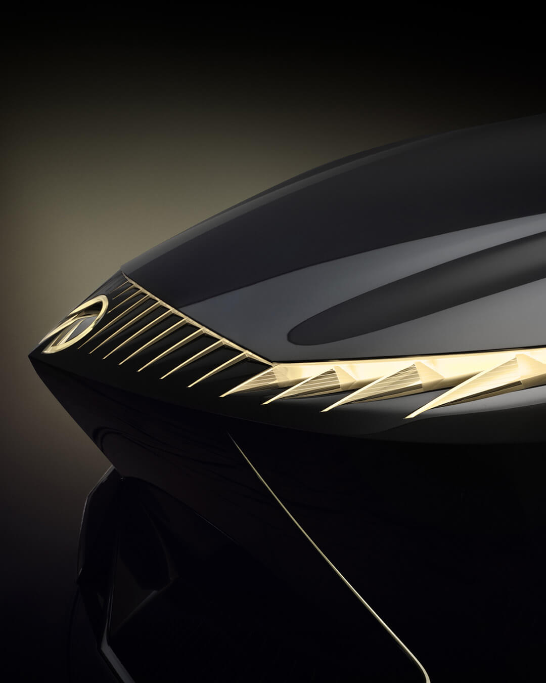 Angled view of the INFINITI Vision Qe electric car’s hood